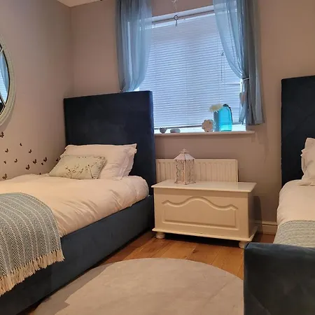 Three Bedroom Apartment By Beautiful Park Londres Extérieur photo