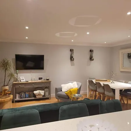 Three Bedroom Apartment By Beautiful Park Londres Extérieur photo