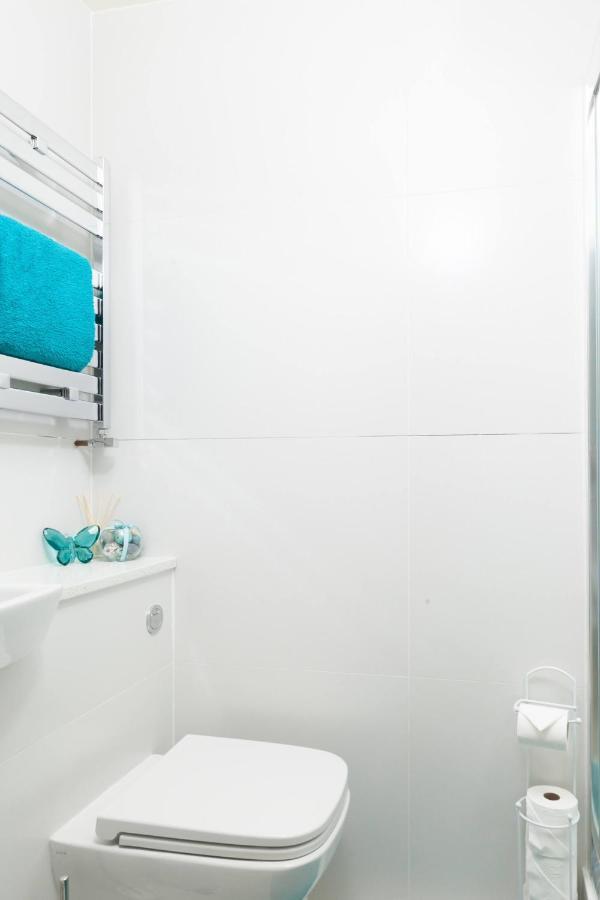 Three Bedroom By Beautiful Park Londra