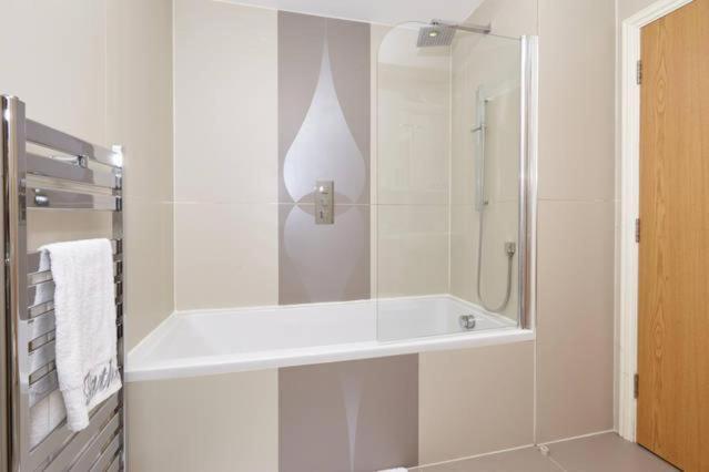 Appartamento Three Bedroom By Beautiful Park *