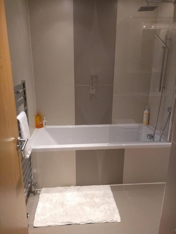 Appartamento Three Bedroom By Beautiful Park Londra